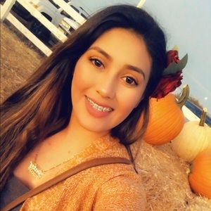 Meet your Posher, Ana p